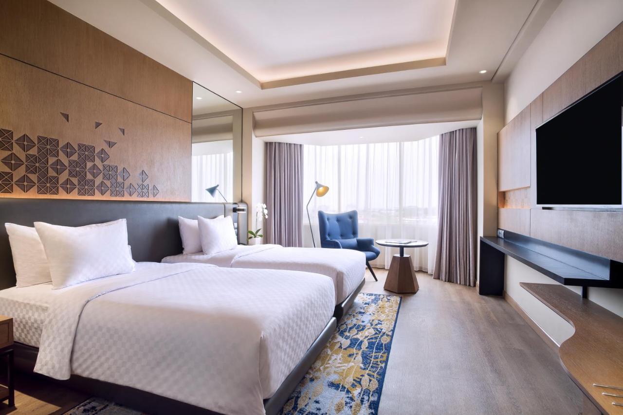 Mercure Jakarta Batavia Экстерьер фото