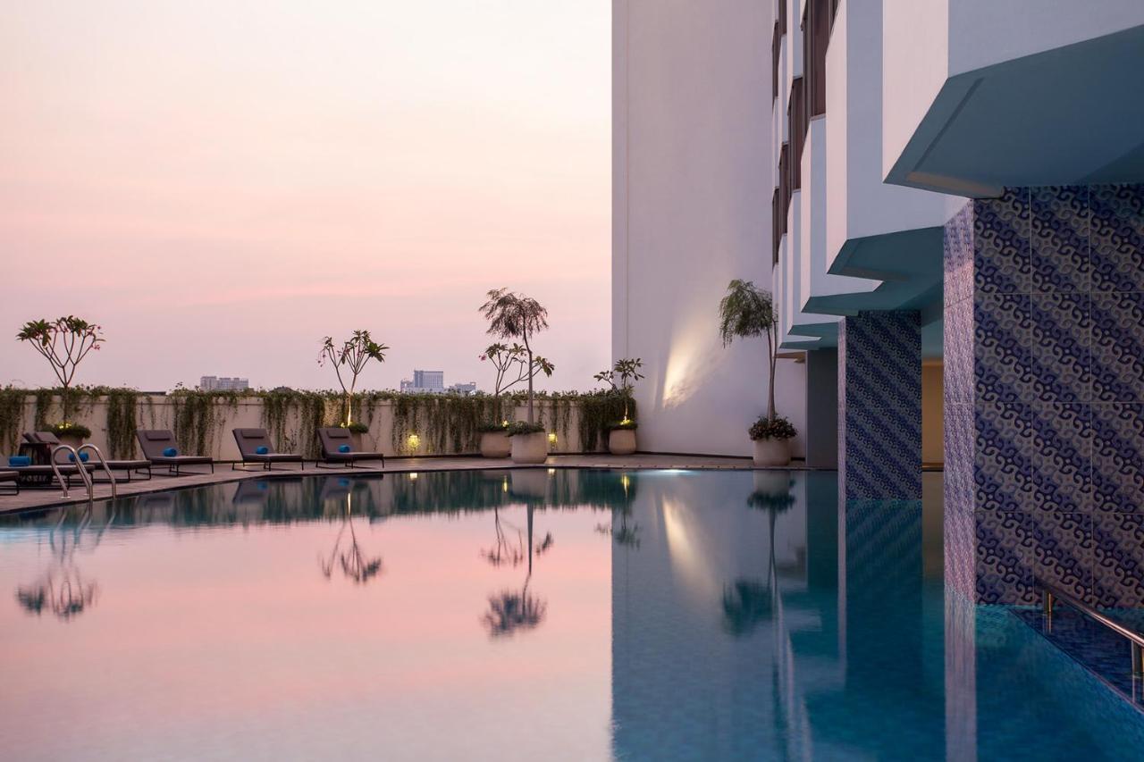 Mercure Jakarta Batavia Экстерьер фото