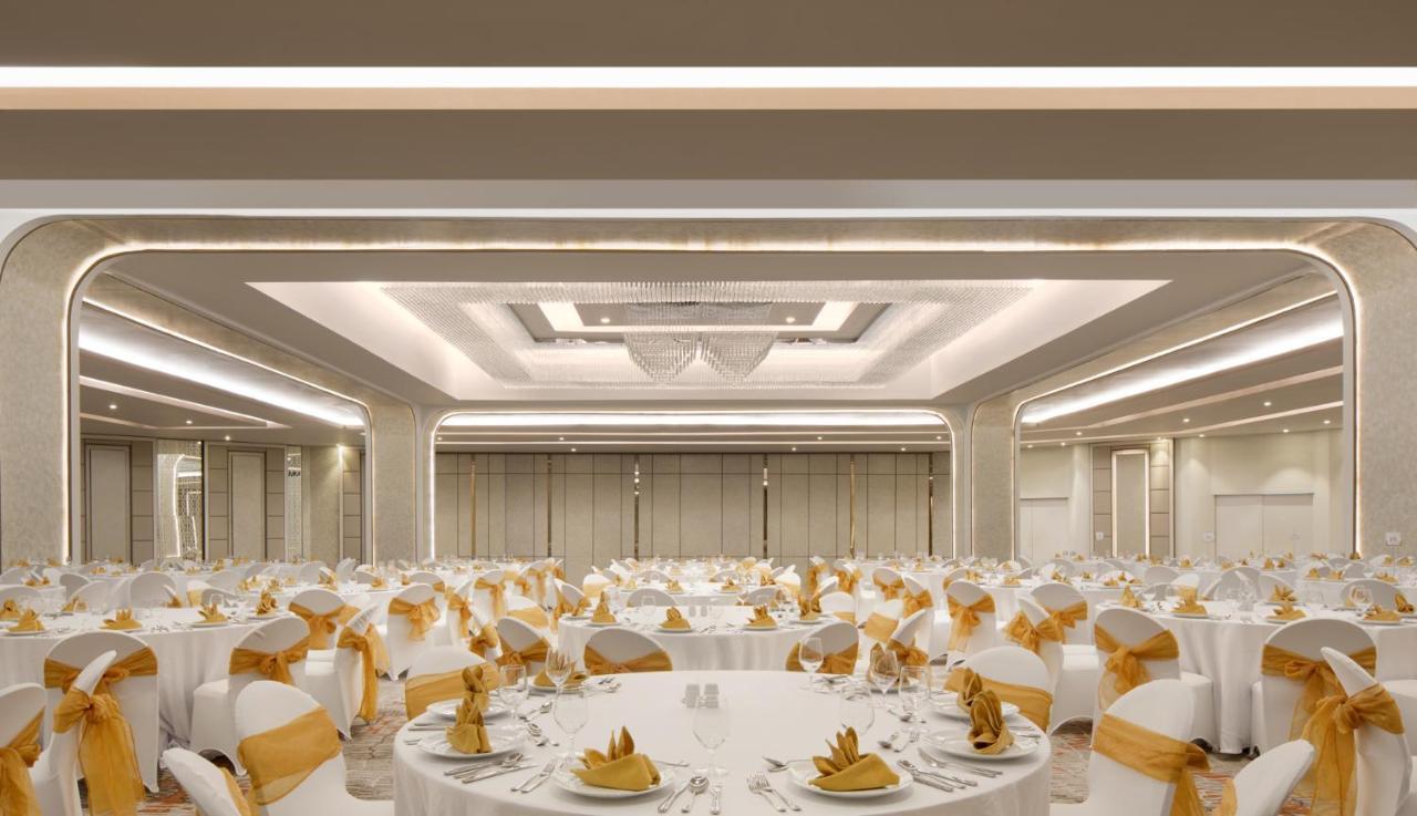 Mercure Jakarta Batavia Экстерьер фото