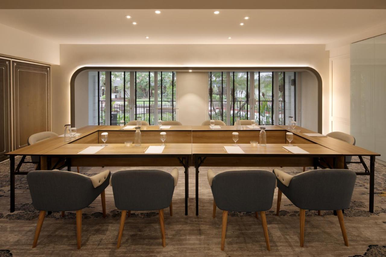 Mercure Jakarta Batavia Экстерьер фото