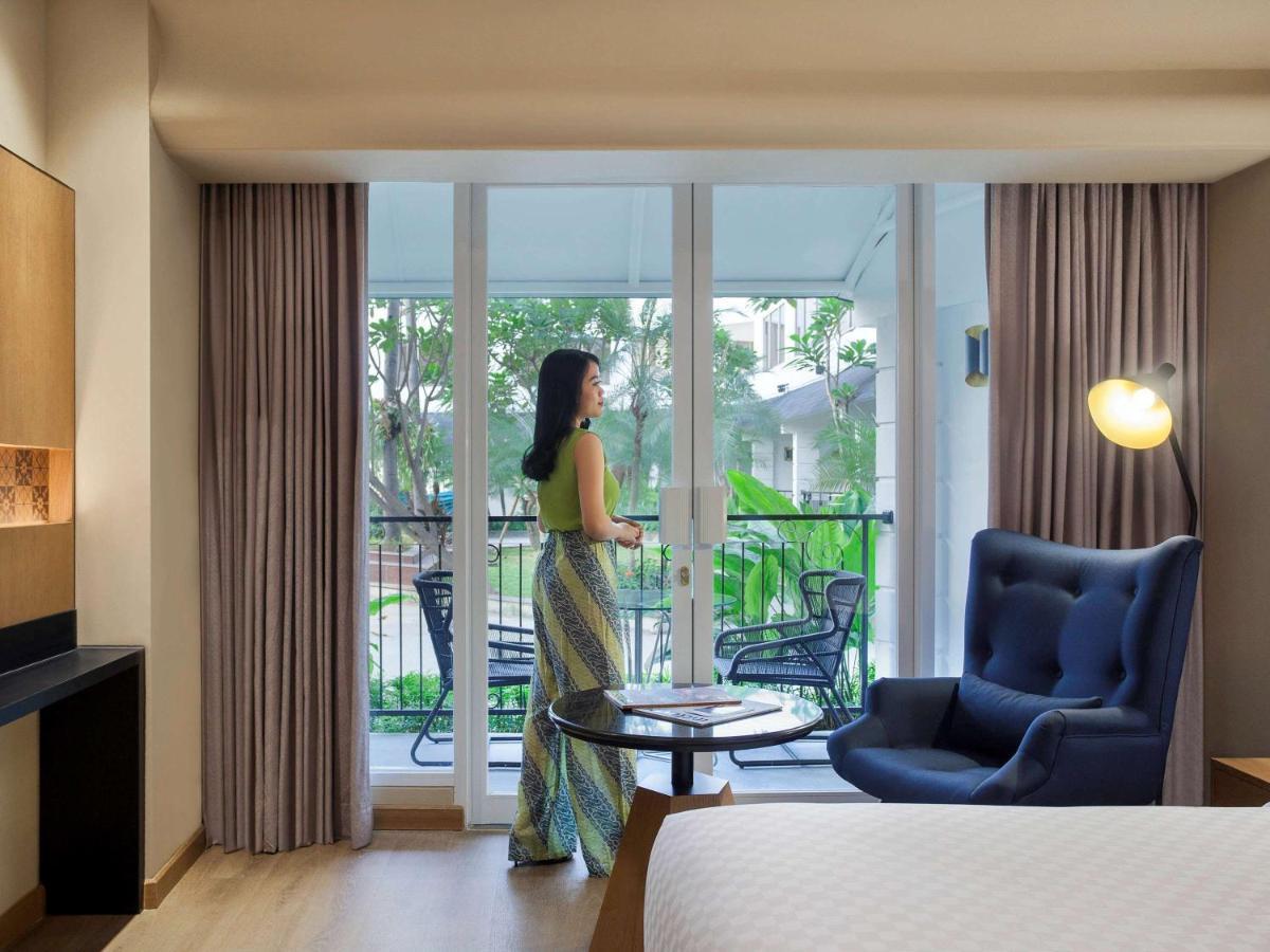 Mercure Jakarta Batavia Экстерьер фото