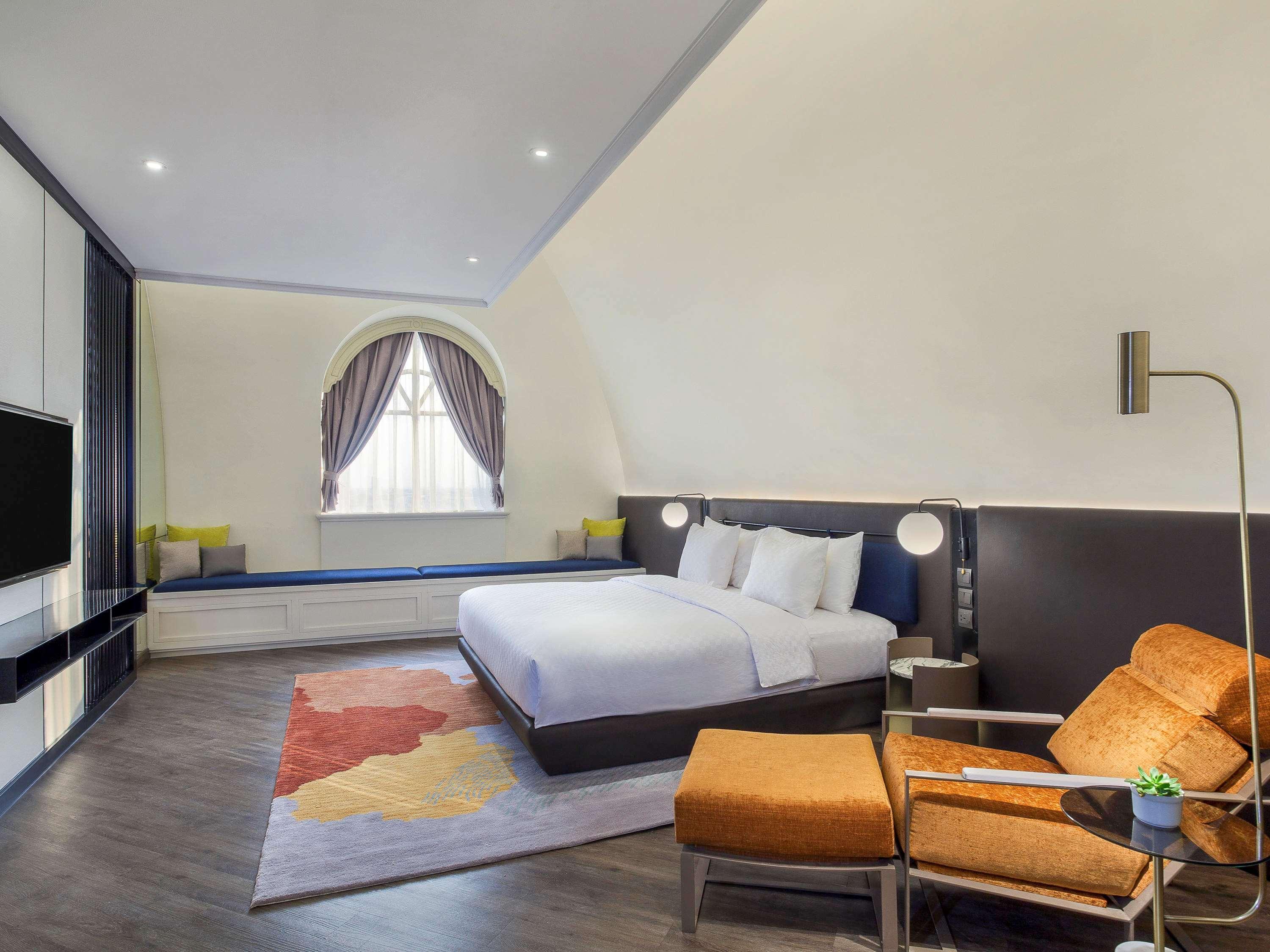 Mercure Jakarta Batavia Экстерьер фото
