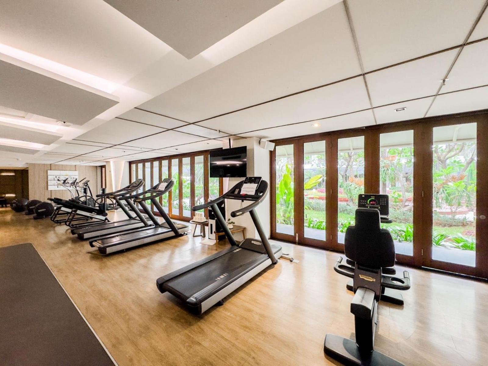 Mercure Jakarta Batavia Экстерьер фото