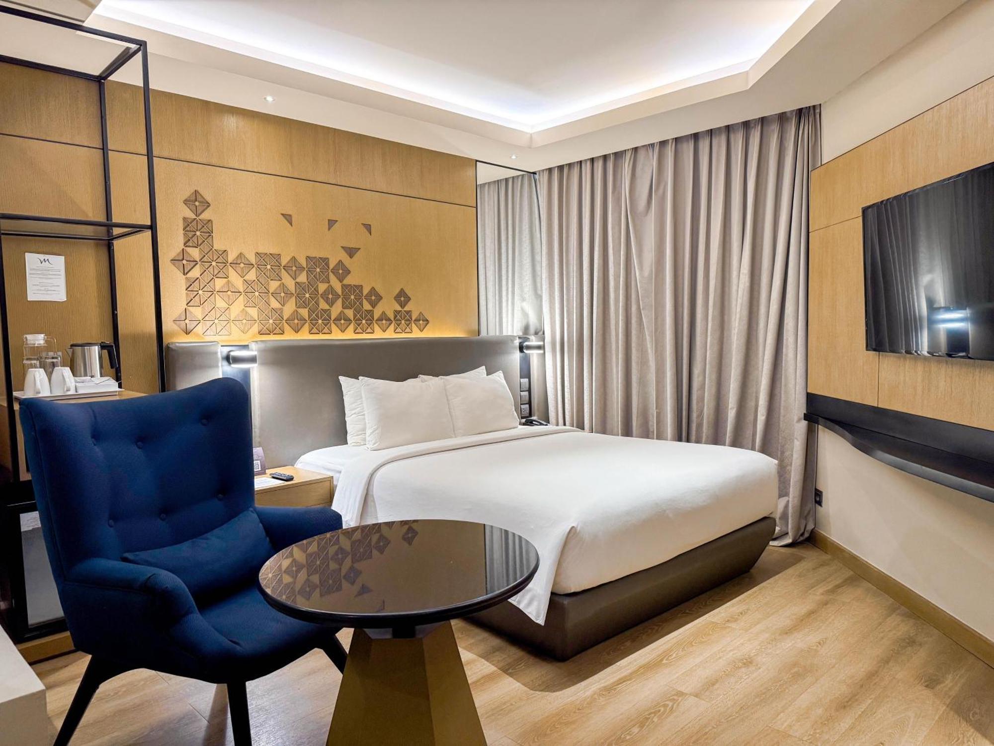 Mercure Jakarta Batavia Экстерьер фото