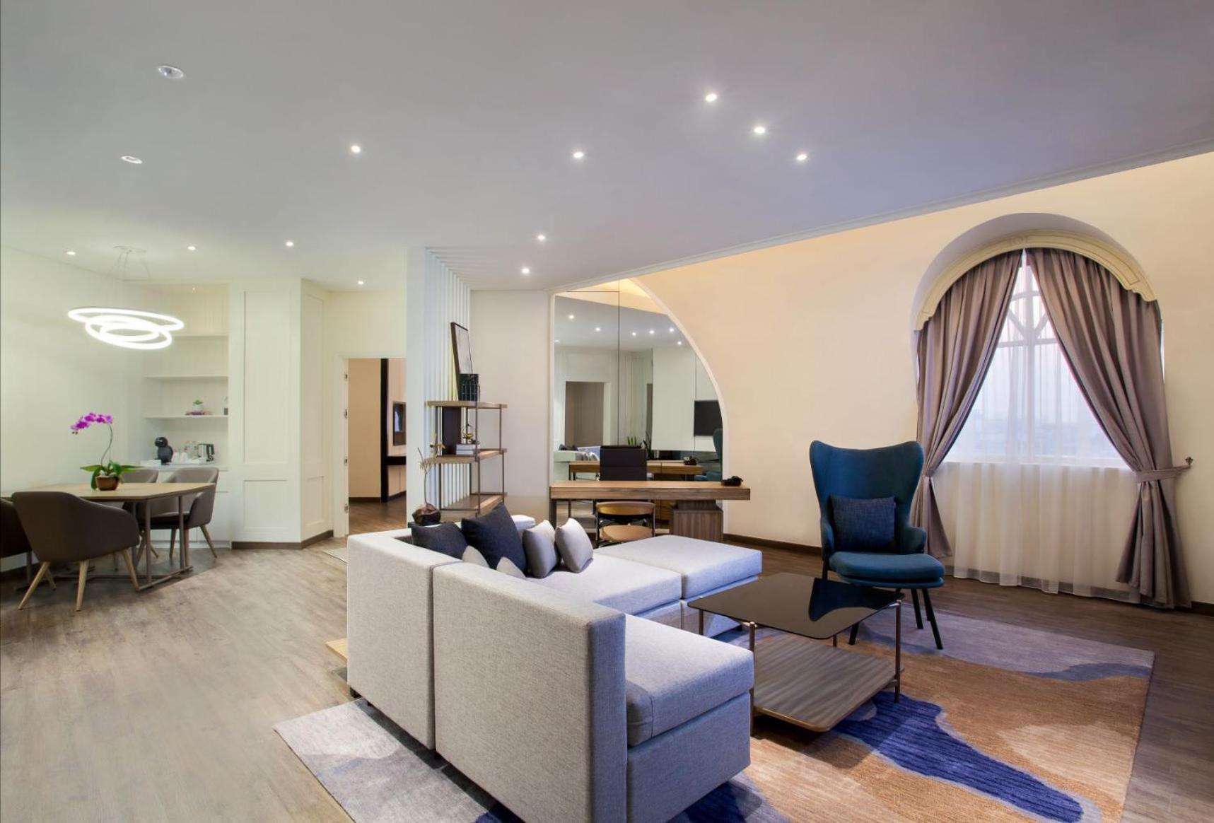 Mercure Jakarta Batavia Экстерьер фото